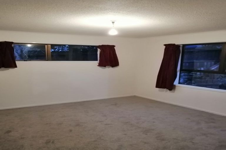 Photo of property in 12 St Catherine Crescent, West Harbour, Auckland, 0618