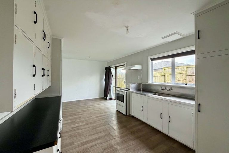 Photo of property in 20 Cook Street, Marfell, New Plymouth, 4310