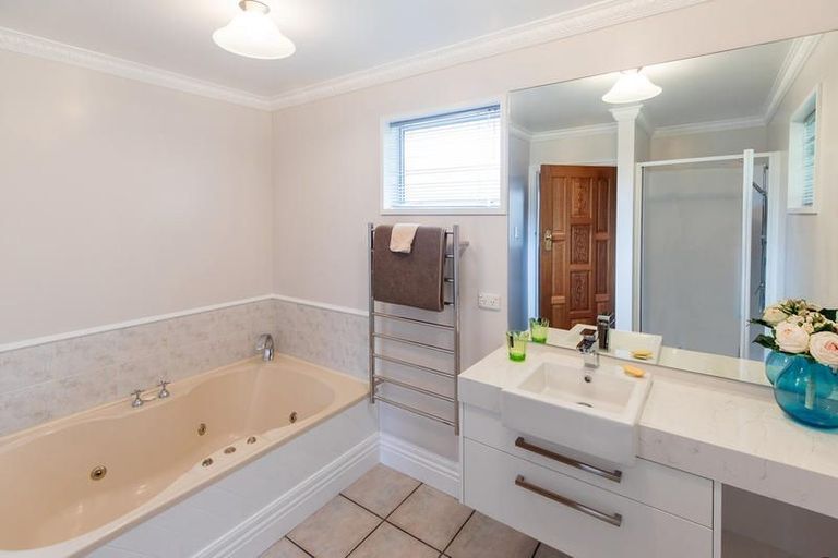 Photo of property in 126 Signal Hill Road, Opoho, Dunedin, 9010