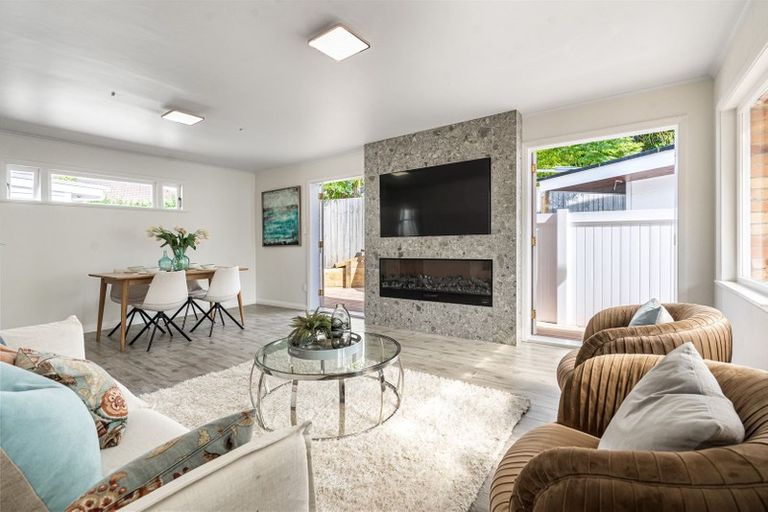 Photo of property in 30a Hanlon Crescent, Narrow Neck, Auckland, 0624