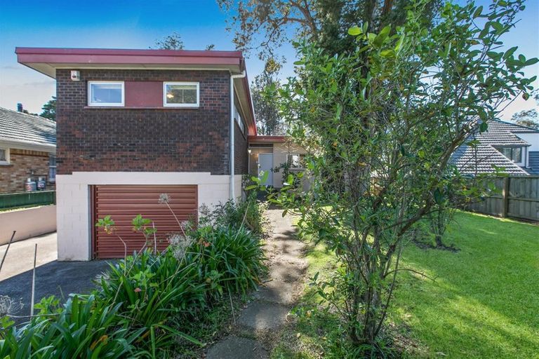 Photo of property in 52 Lawrence Crescent, Hillpark, Auckland, 2102