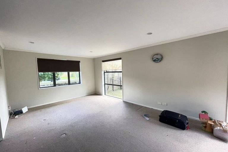 Photo of property in 17 Bonny Crescent, Massey, Auckland, 0614