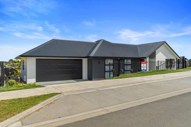 Photo of property in 2 Celeste Terrace, Peacocke, Hamilton, 3206