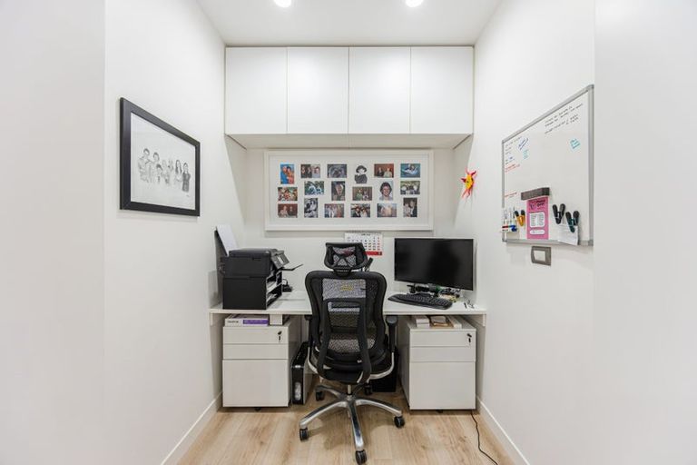 Photo of property in 21 Caldera Drive, Long Bay, Auckland, 0630