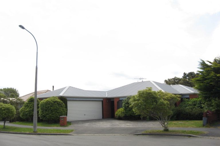 Photo of property in 1/17 Fieldmoor Place, Parklands, Christchurch, 8083