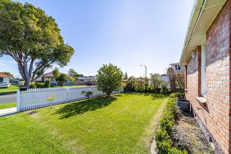 Photo of property in 76 Nuffield Avenue, Marewa, Napier, 4110