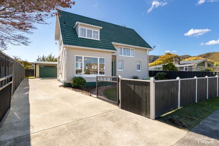 Photo of property in 8 Percy Cameron Street, Avalon, Lower Hutt, 5011