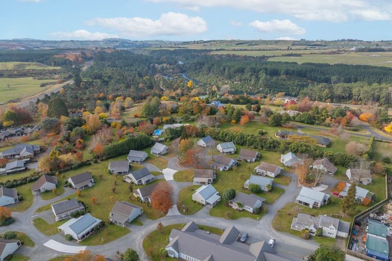 Photo of property in 9/30 Sorrento Drive, Rangatira Park, Taupo, 3330