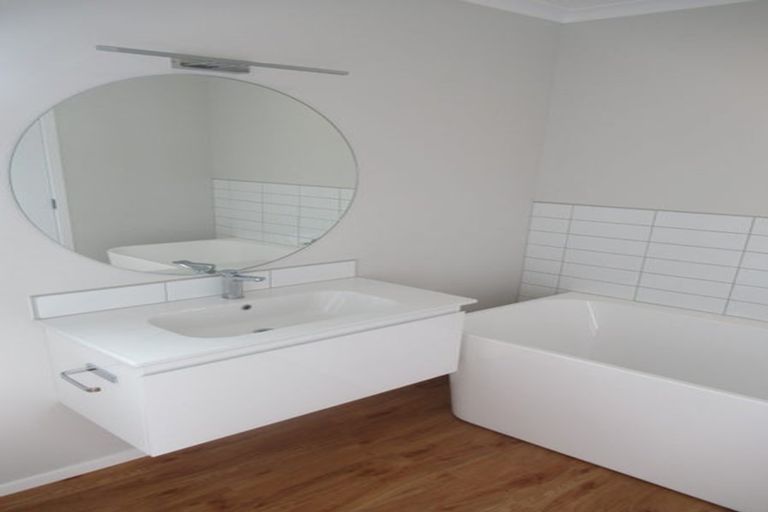 Photo of property in 1 Desert Gold Lane, Wallaceville, Upper Hutt, 5018