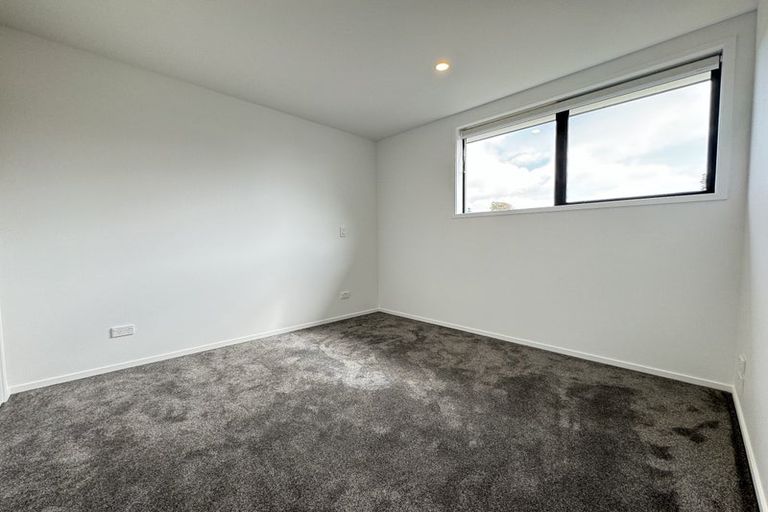 Photo of property in 2/8 Matata Place, Dallington, Christchurch, 8061