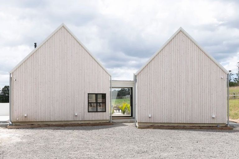 Photo of property in 20 Puke Road, Kumeu, 0891