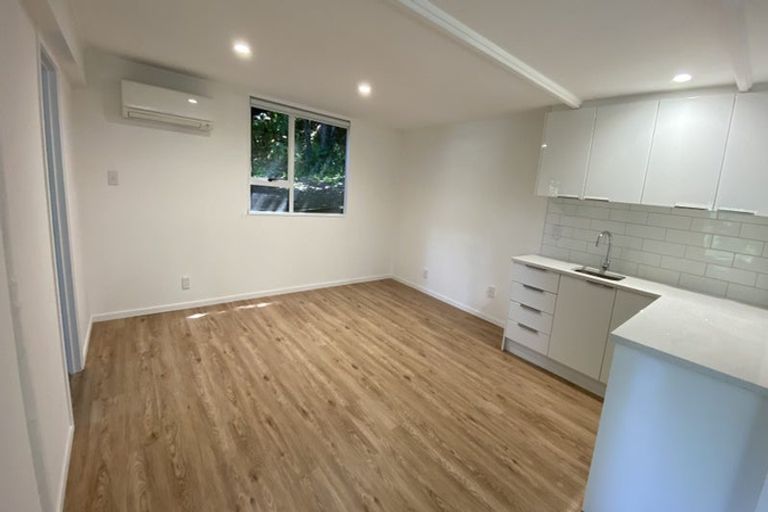 Photo of property in 2/555 East Coast Road, Browns Bay, Auckland, 0630