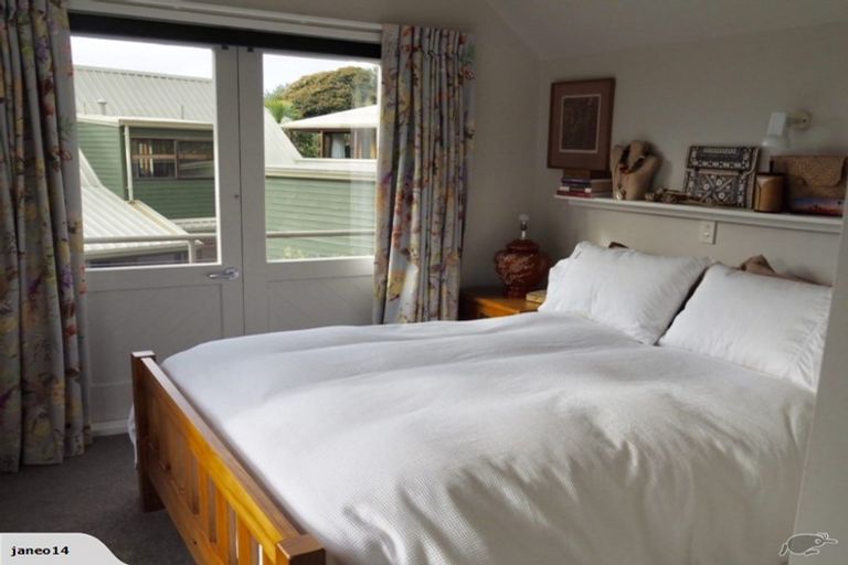 Photo of property in 8 Rhodesvale Terrace, Cashmere, Christchurch, 8022