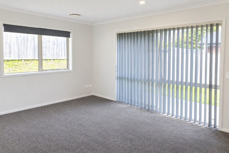 Photo of property in 8 Shearwater Lane, Whitby, Porirua, 5024
