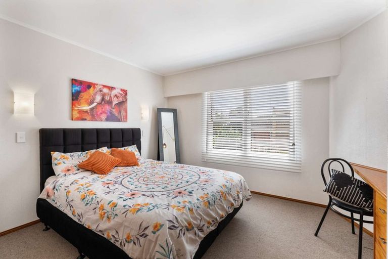 Photo of property in 12 Norfolk Rise, Waiuku, 2123