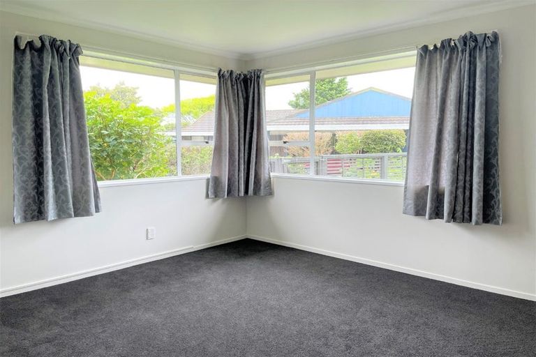 Photo of property in 25 Dorset Crescent, Hokowhitu, Palmerston North, 4410