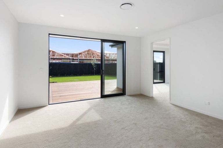 Photo of property in 32 Fearne Drive, Woodend, 7610