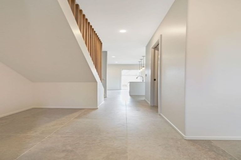 Photo of property in 1/98 Dinsdale Road, Dinsdale, Hamilton, 3204