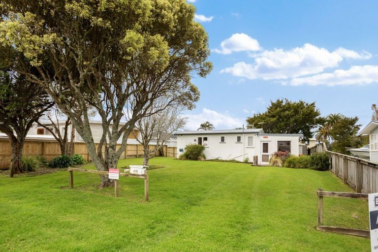 Photo of property in 215 Cook Drive, Whitianga, 3510