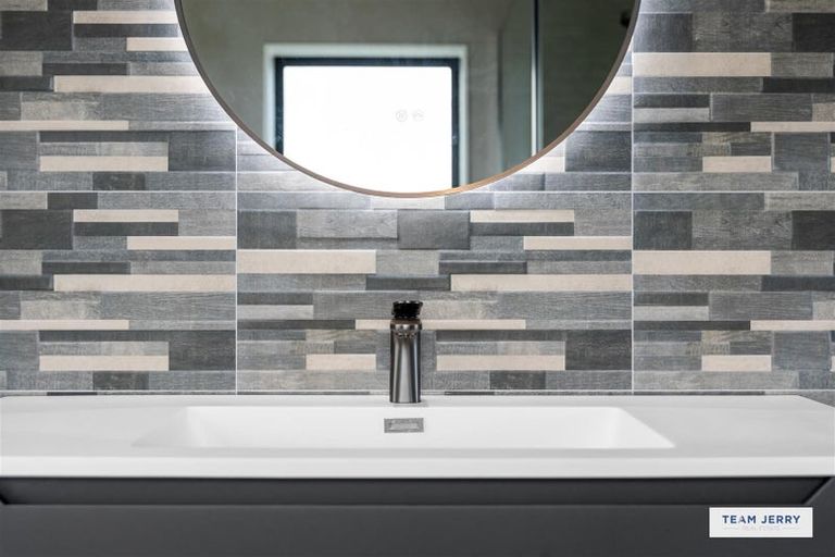 Photo of property in 339c Bucklands Beach Road, Bucklands Beach, Auckland, 2012