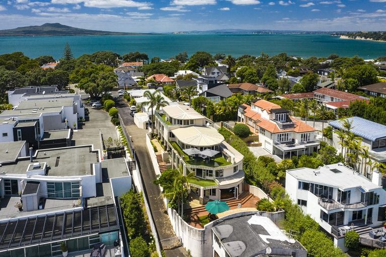 Photo of property in 254a Hurstmere Road, Takapuna, Auckland, 0622