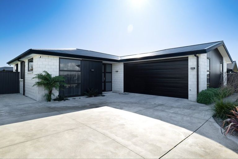 Photo of property in 17 Lemonwood Drive, Rolleston, 7615