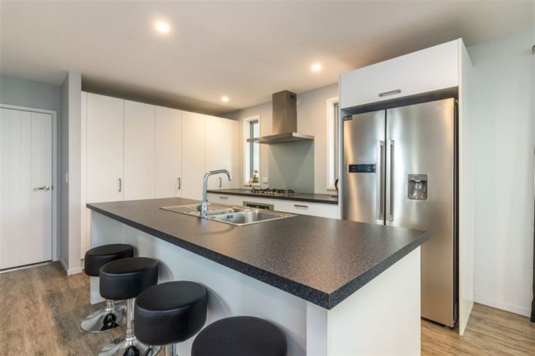 Photo of property in 17 Royal Park Drive, Parklands, Christchurch, 8083