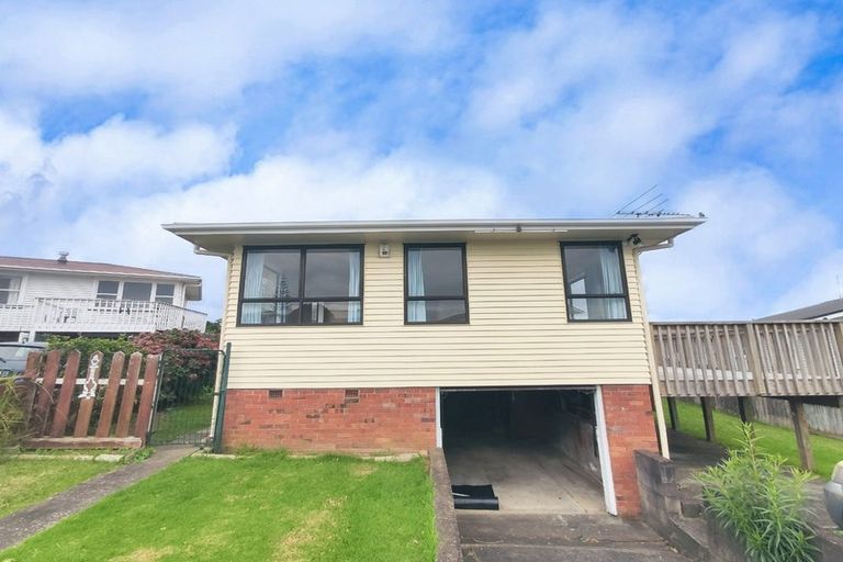 Photo of property in 20 Carole Crescent, Pakuranga, Auckland, 2010