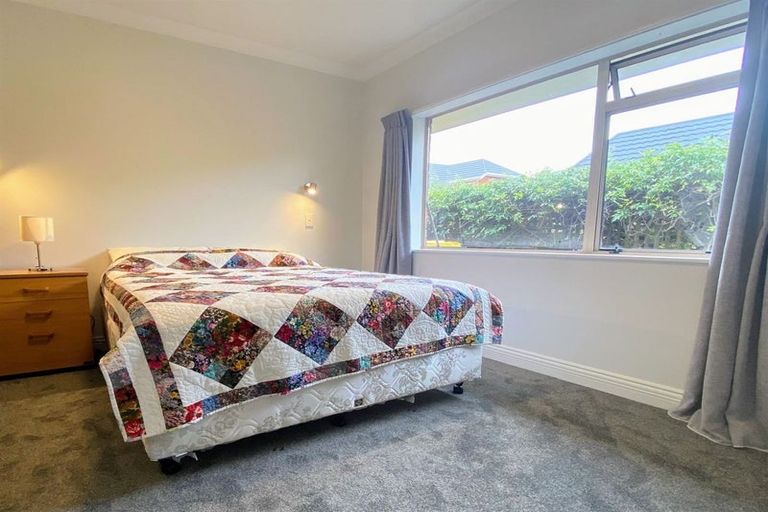 Photo of property in 214 Te Moana Road, Waikanae, 5036