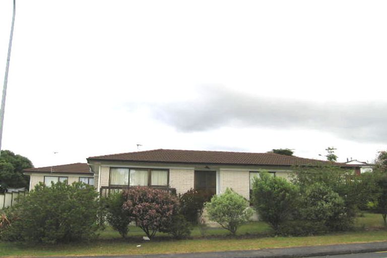 Photo of property in 19 Butterworth Drive, Glendene, Auckland, 0602