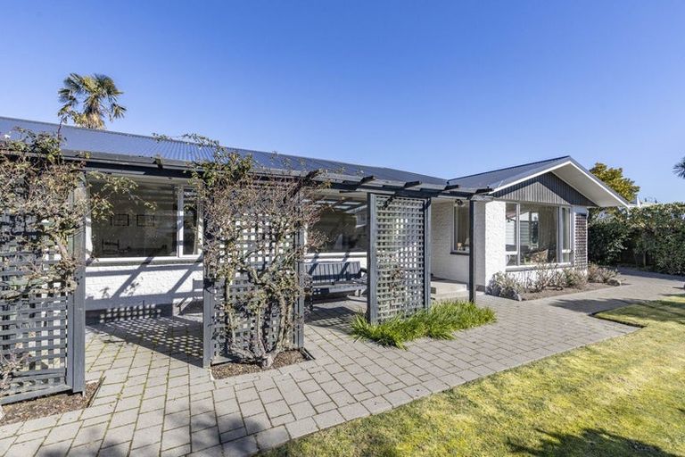 Photo of property in 3 Rachel Place, Avonhead, Christchurch, 8042