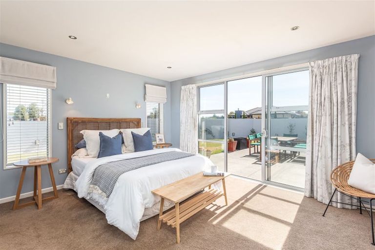 Photo of property in 40 Westpark Drive, Burnside, Christchurch, 8053