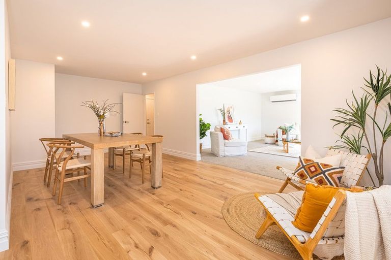 Photo of property in 27 Creese Place, Redwood, Christchurch, 8051