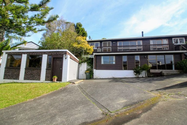Photo of property in 51 Wyoming Avenue, Murrays Bay, Auckland, 0630