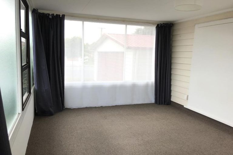 Photo of property in 99 Avonhead Road, Avonhead, Christchurch, 8042