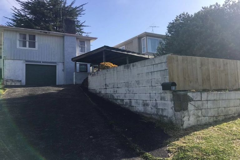 Photo of property in 23 Sheridan Drive, New Lynn, Auckland, 0600