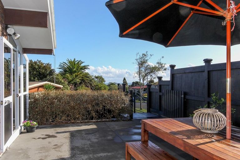 Photo of property in 22 Nevada Drive, Merrilands, New Plymouth, 4312