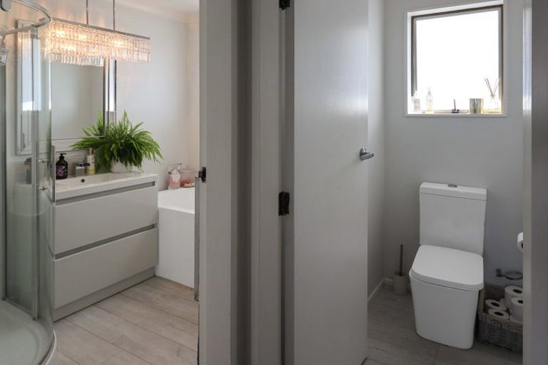 Photo of property in 208a California Drive, Totara Park, Upper Hutt, 5018