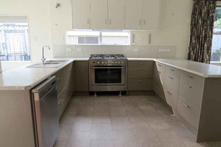 Photo of property in 23 Weka Road, Raumati Beach, Paraparaumu, 5032