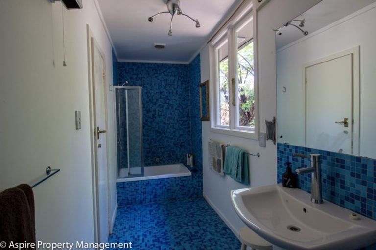 Photo of property in 505 Scenic Drive, Waiatarua, Auckland, 0612