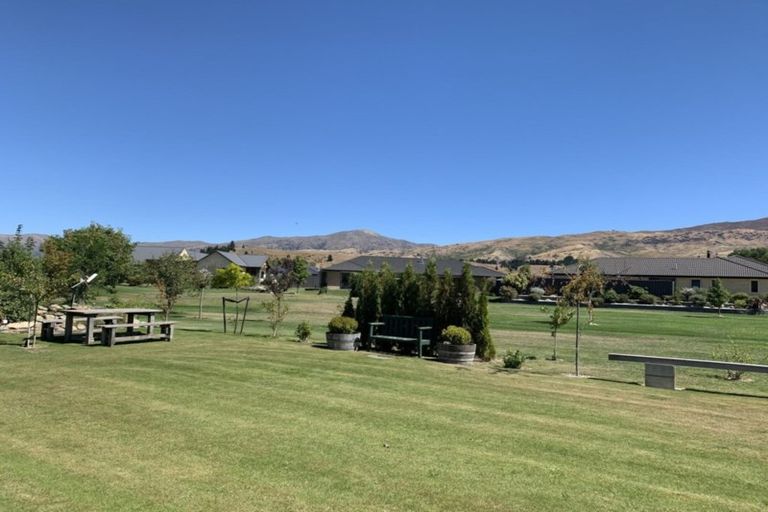 Photo of property in 1 Ash Lane, Cromwell, 9310