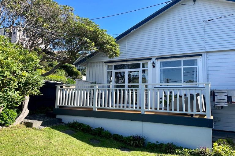 Photo of property in 18 Crawford Road, Kilbirnie, Wellington, 6022