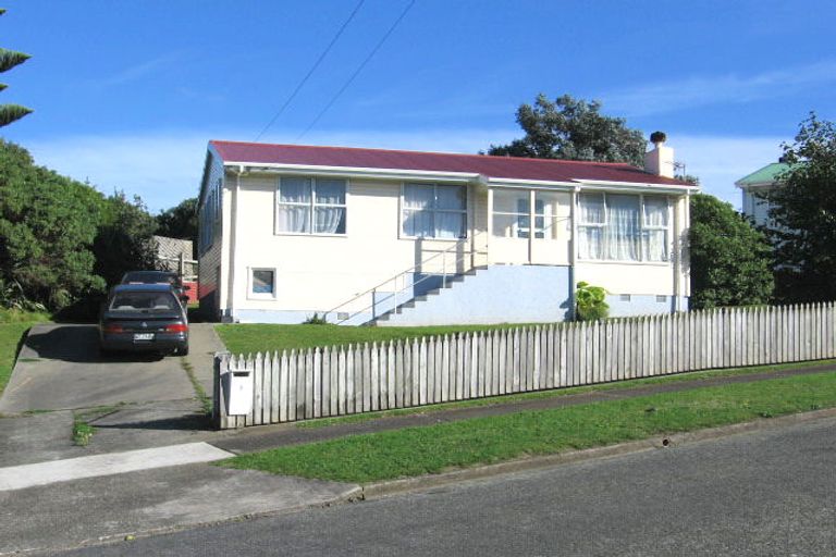 Photo of property in 3 Arero Place, Titahi Bay, Porirua, 5022