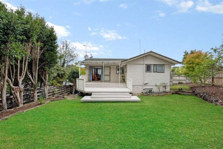 Photo of property in 108 Weatherly Road, Torbay, Auckland, 0630