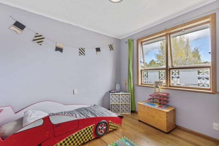 Photo of property in 1/69 Awaroa Road, Helensville, 0800