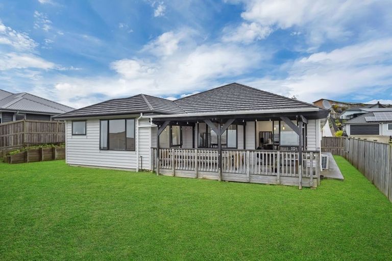 Photo of property in 16 Skiffington Road, Pokeno, 2402