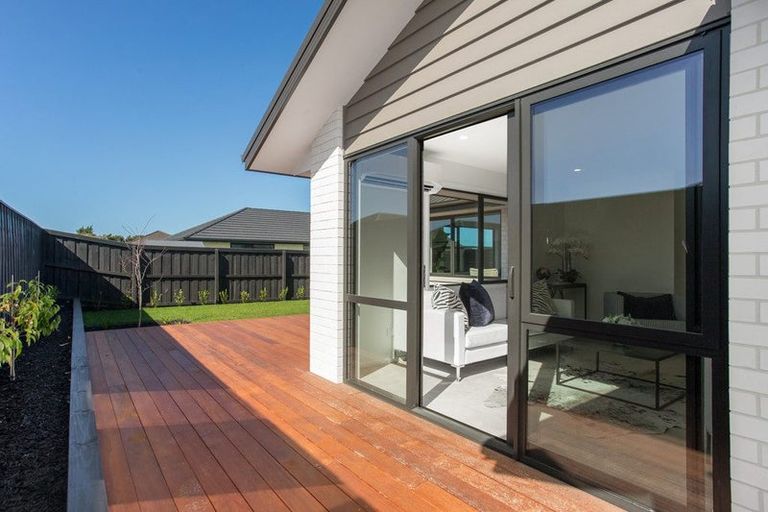 Photo of property in 6 Earl Way, Amberley, 7410