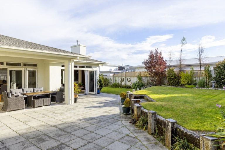 Photo of property in 25 Magnolia Rise, Waipahihi, Taupo, 3330