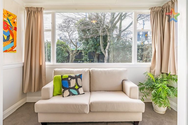 Photo of property in 99 Whites Line East, Waiwhetu, Lower Hutt, 5010