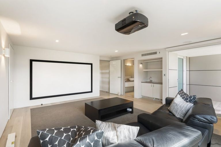 Photo of property in 11a Bournemouth Terrace, Murrays Bay, Auckland, 0630